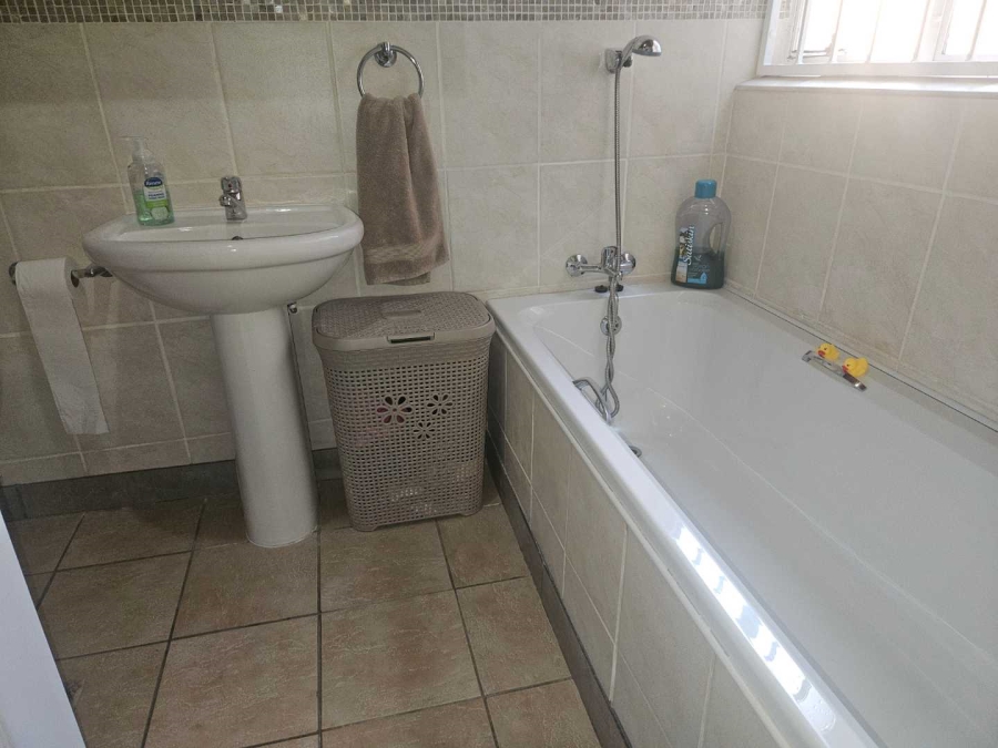 3 Bedroom Property for Sale in Rhodesdene Northern Cape